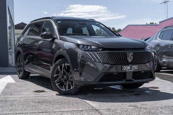 2025 Peugeot 5008